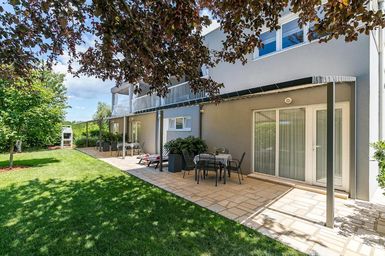Apartments Dama Poreč Eksteriør billede